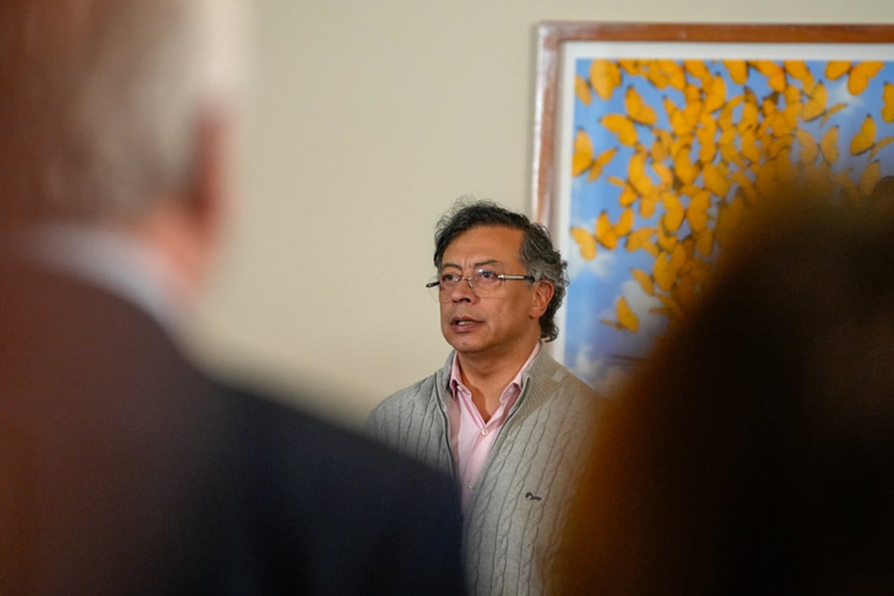 El presidente Gustavo Petro habló de la bomba que fue encontrada a pocos metros de la frontera con Ecuador.