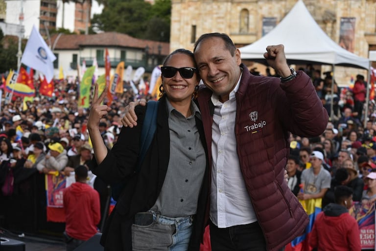 El Ministro de Trabajo, Antonio Sanguino, dijo desde la Plaza de Bolívar, que el salario se mantendrá en 2 millones de pesos.