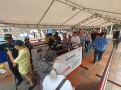 Asistencia masiva en los puestos de votación ubicados en el CAM.