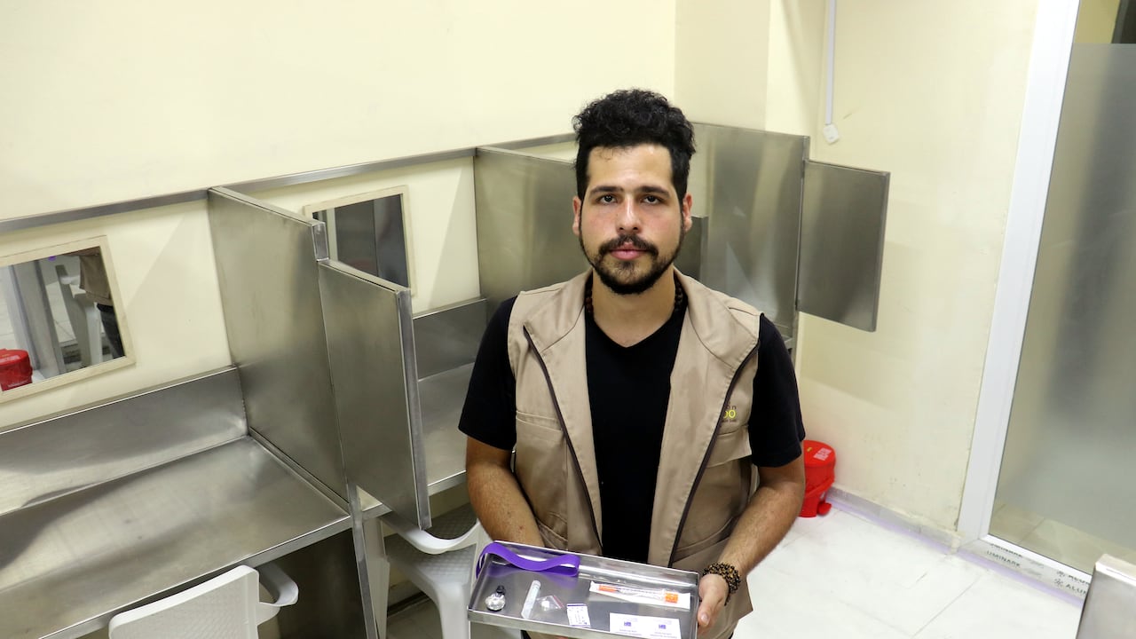 Centro de Atención Móvil a la Drogadicción de la Secretaría de Salud de Cali en el barrio Sucre.