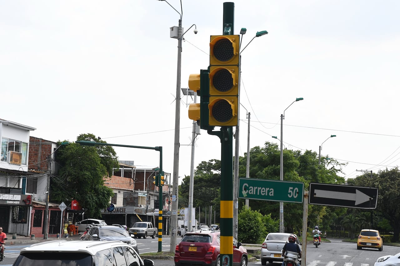 Cali: Semaforos Inteligentes. . foto José l Guzmán. El Pa'is