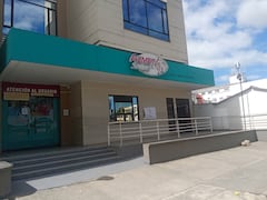 Carolina Camargo, secretaria de Salud del Cauca, denunció que tres pacientes fallecieron durante la última semana en hechos relacionados con demoras en autorizaciones y falta de contratación de servicios especializados por parte de la EPS Asmet Salud, y anunció vigilancia permanente sobre esa entidad.