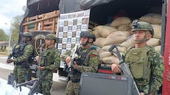 Tropas del Ejército Nacional de Colombia mantienen operativos permanentes sobre la vía Panamericana para garantizar la seguridad de los viajeros.
