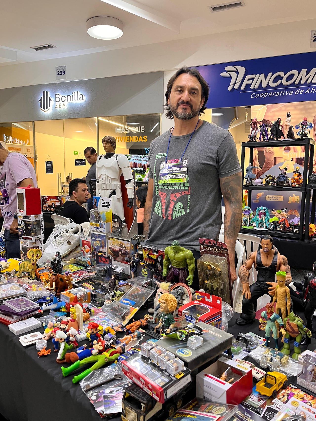 La zona de stands este año cuenta con un apoyo sin precedentes de la empresa privada para impulsar el talento regional
.