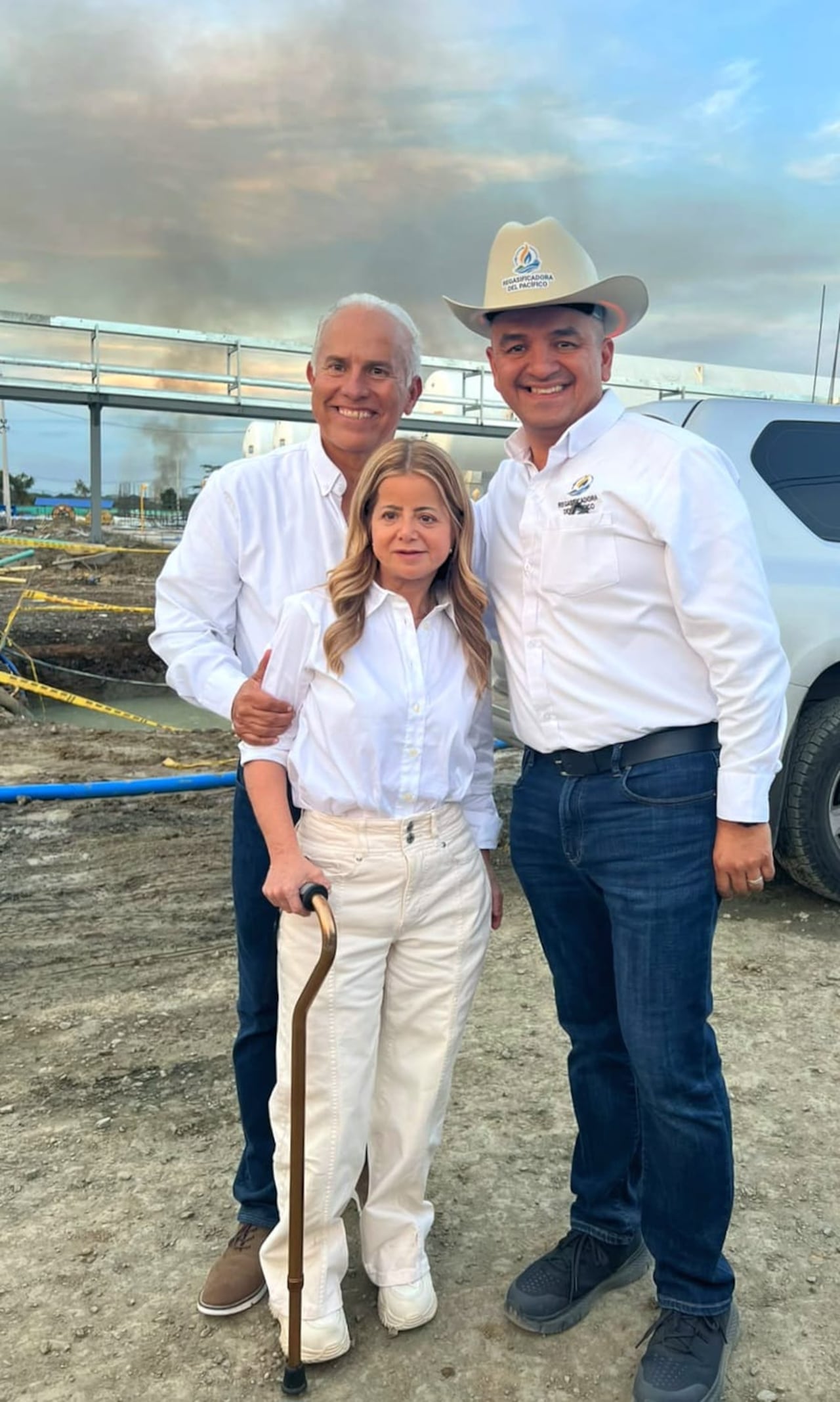 La ministra de Transporte, Elsa Noguera, expresó su ilusión por conocer de cerca este proyecto, especialmente por la posible escasez de gas que se puede presentar en el país y más con el actual fenómeno de El Niño.