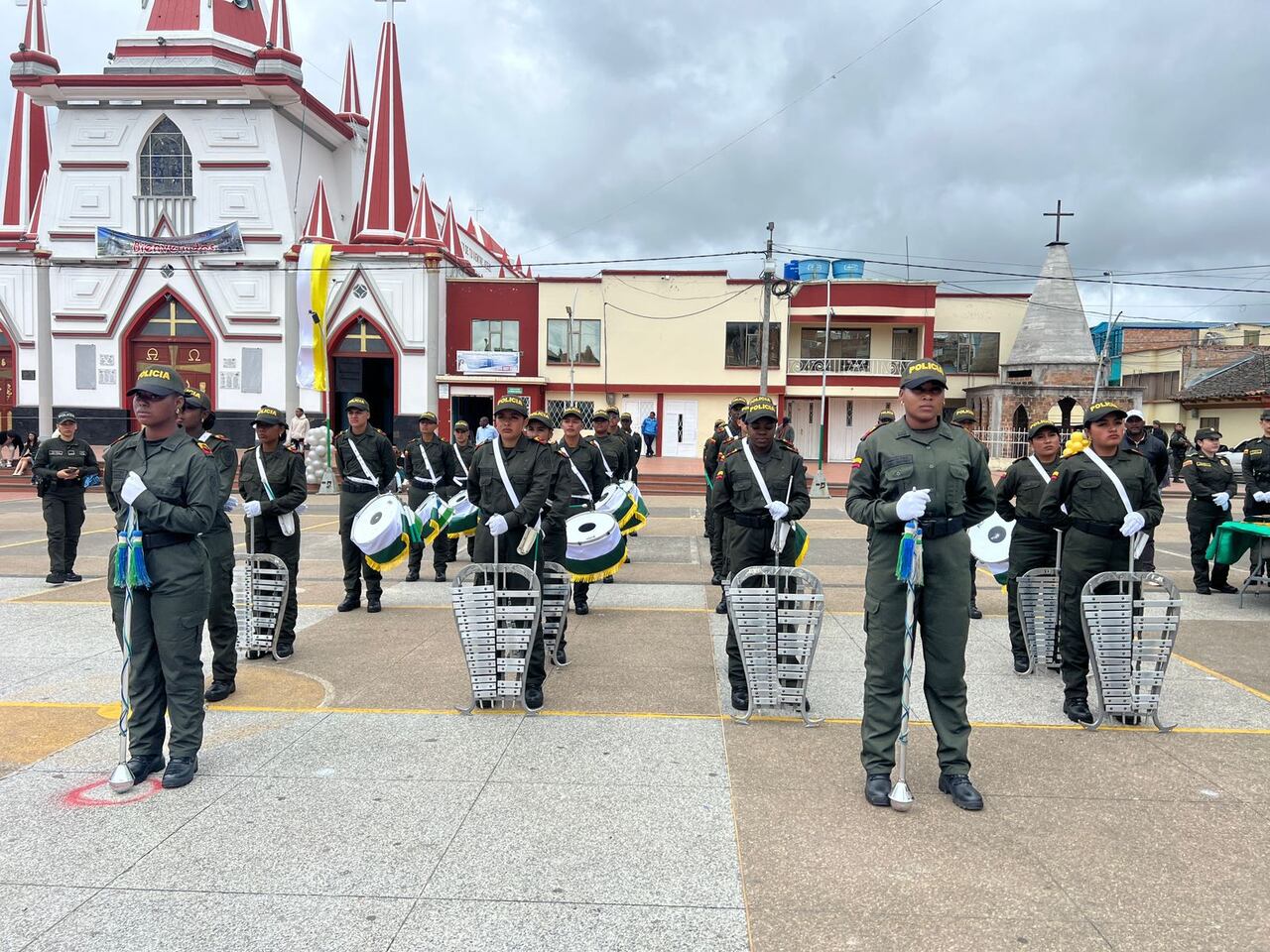 La comunidad del municipio de Iles, Nariño, agradeció la participación de todos los habitantes en esta significativa celebración, un acto especial donde se reflejo el esfuerzo y la dedicación de cada uno de estos jóvenes, así como un paso importante que refleja un futuro más seguro para la región.