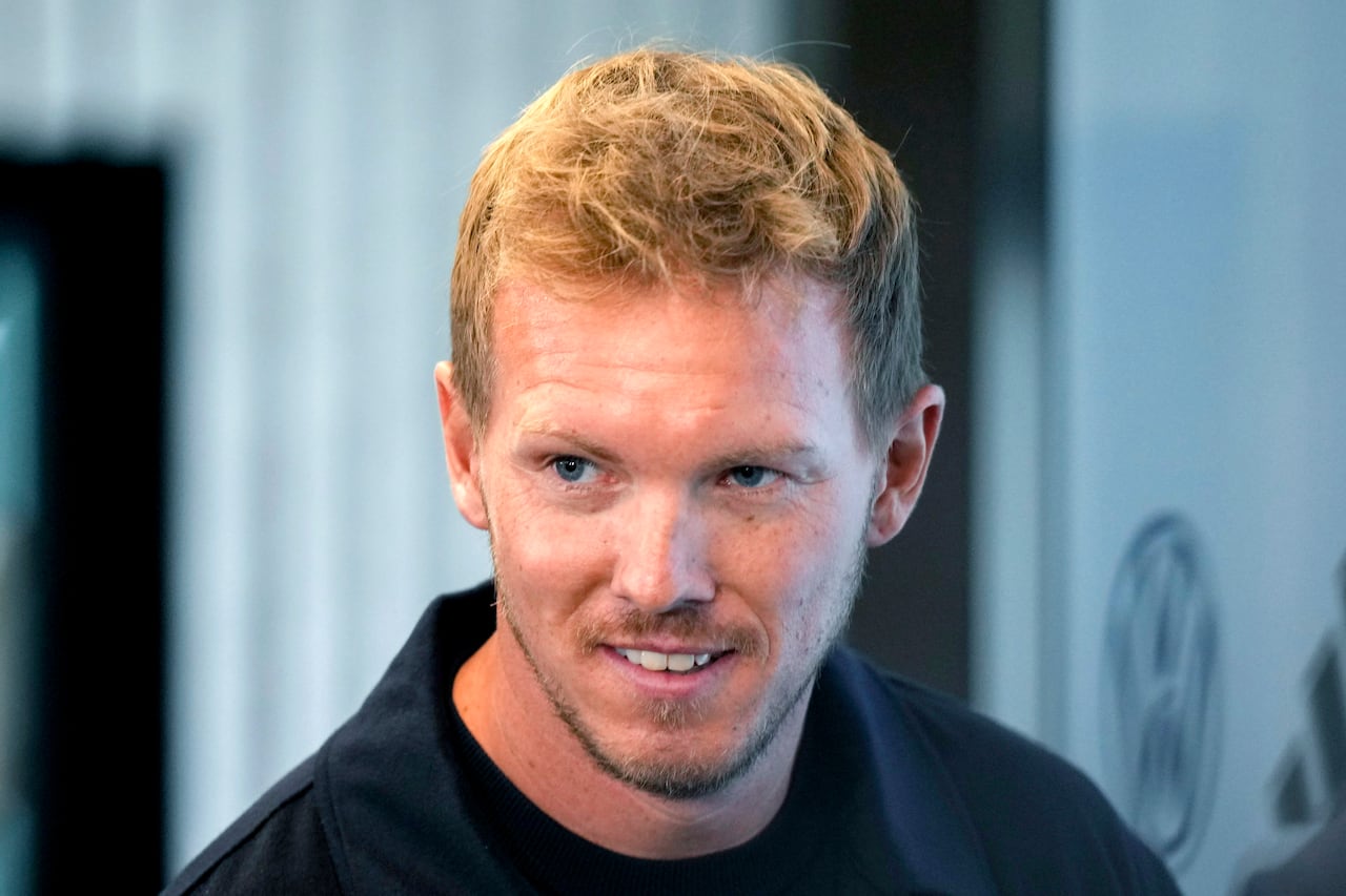 El nuevo entrenador de la selección alemana de fútbol, Julian Nagelsmann, asiste a una conferencia de prensa en Frankfurt, Alemania, el viernes 22 de septiembre de 2023. (Foto AP/Michael Probst)
