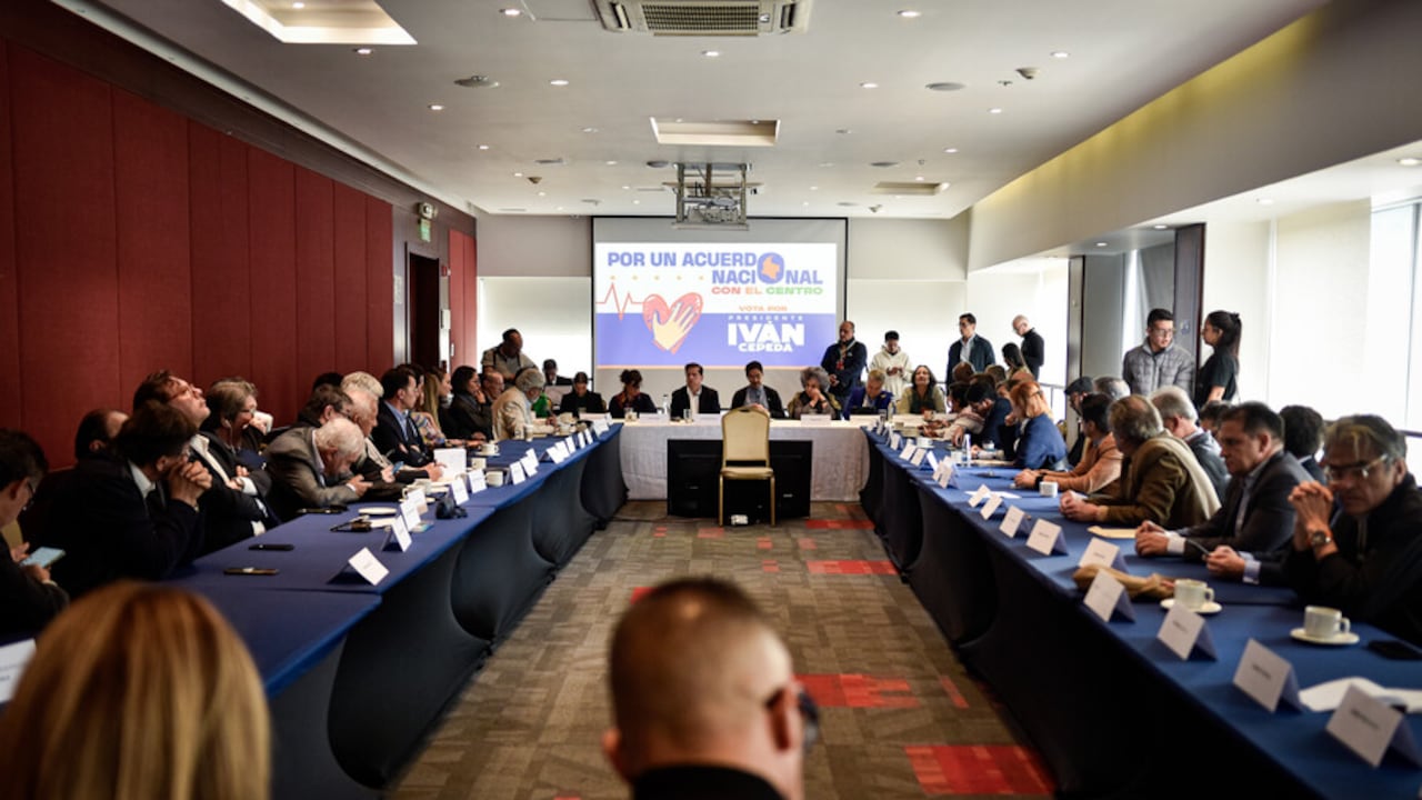 El candidato a la presidencia Ivan Cepeda tuvo reuniones con diversos sectores este martes, 16 de junio.