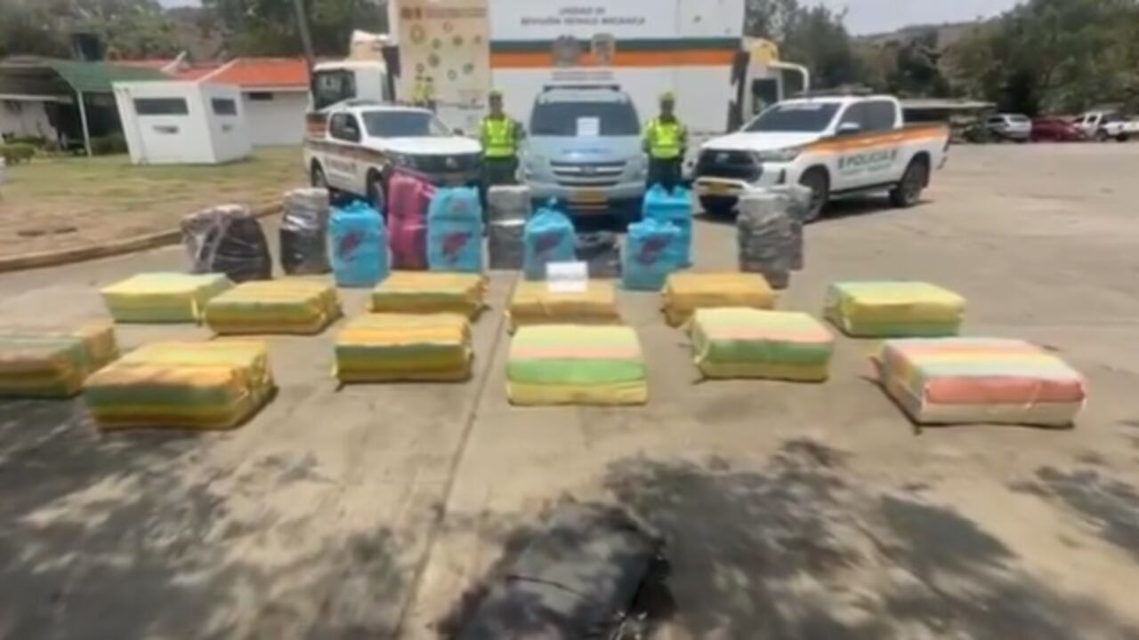 Las autoridades encontraron esta sustancia al interior del vehículo.