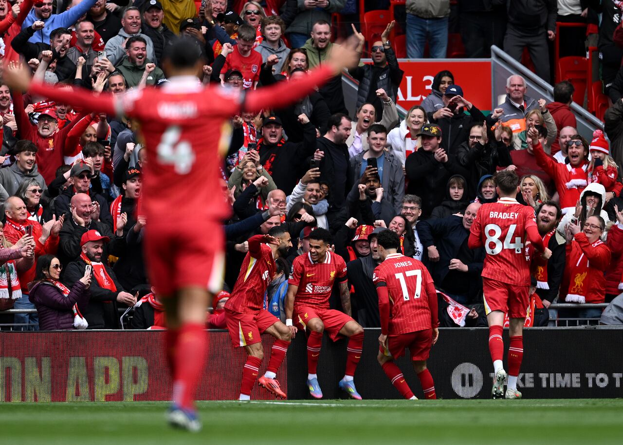 Liverpool tiene a su disposición una amplia ventaja sobre Arsenal