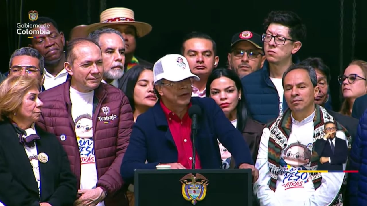 Desde la Plaza de Bolívar, el presidente Petro se dirigió a los colombianos.