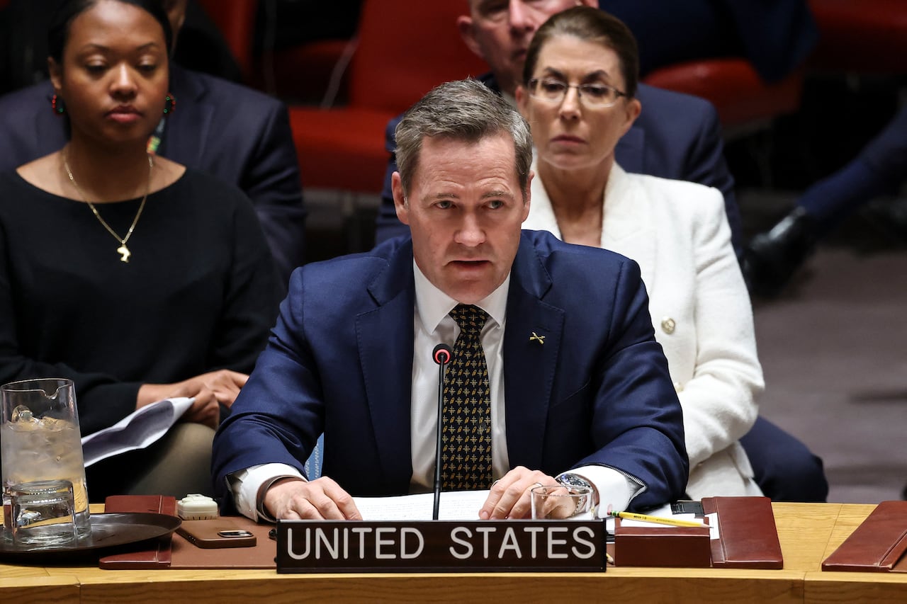 El embajador de Estados Unidos ante las Naciones Unidas, Mike Waltz, habla durante una reunión del Consejo de Seguridad de las Naciones Unidas sobre las acciones militares de Estados Unidos contra Venezuela,