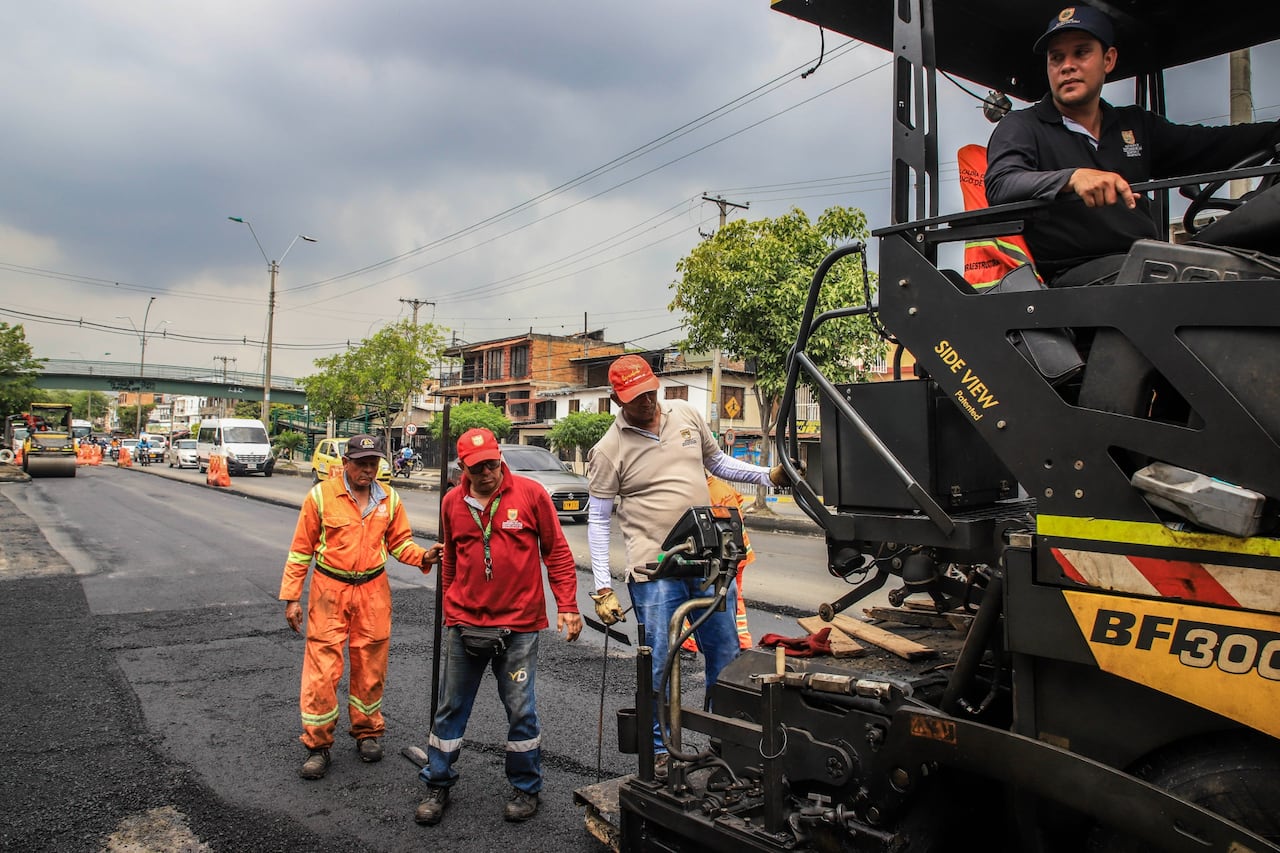La intervención contempla tres capas de asfalto de dos pulgadas cada una, pensando que soporte el alto flujo vehicular y garantizar una vida útil de hasta 10 años sin mantenimiento.