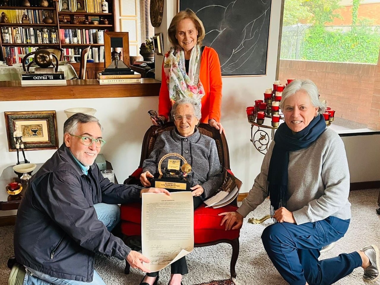 La periodista colombiana Lucy Nieto de Samper falleció a los 102 años