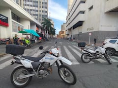 Las autoridades de tránsito implementaron desvíos durante el bloqueo.