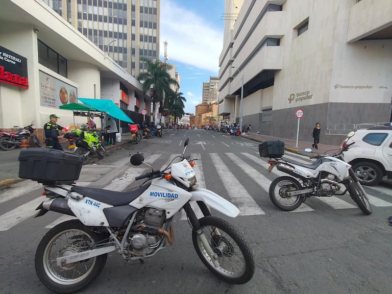 Las autoridades de tránsito implementaron desvíos durante el bloqueo.