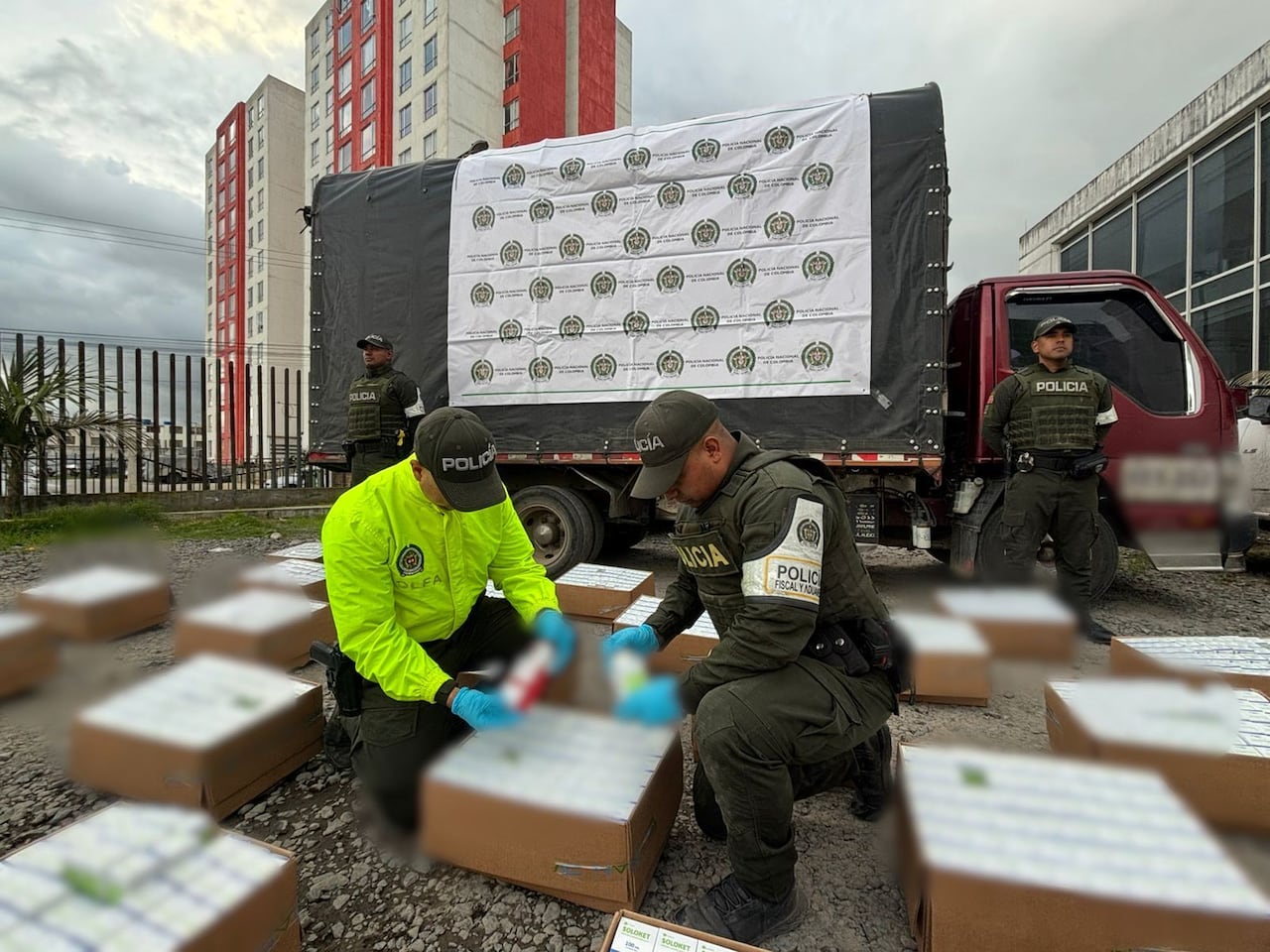 La Policía Fiscal y Aduanera, Polfa, logró el decomiso de 3238 frascos de ketamina que eran transportados en un camión en la ciudad de Ipiales, frontera con Ecuador.