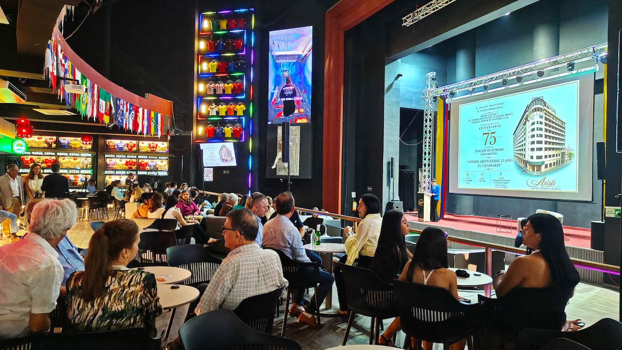 El icónico Hotel Aristi de Cali conmemora sus 75 años con el lanzamiento de un documental que rinde homenaje a la extraordinaria vida de su fundador, el empresario cafetero Adolfo Aristizábal Llano. Esta producción audiovisual tiene una duración aproximada de 49 minutos y es promovida por la sociedad Grupo G50 SAS, actual operador del complejo arquitectónico. La pieza narra la trayectoria de este visionario que migró desde Santo Domingo, Antioquia, a principios del siglo XX y transformó por completo el panorama urbano y cultural de la capital del Valle del Cauca.