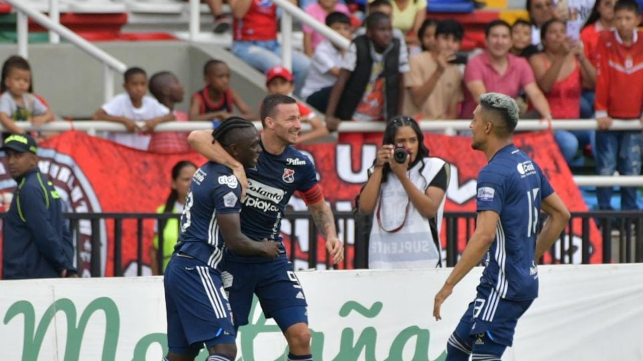 Edwin Cetré celebra el gol que le hizo con el Medellín al América, el 13 de agosto del 2023.