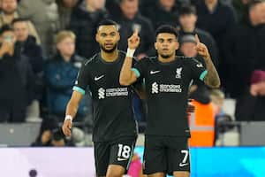 Luis Díaz celebrando junto a Cody Gakpo