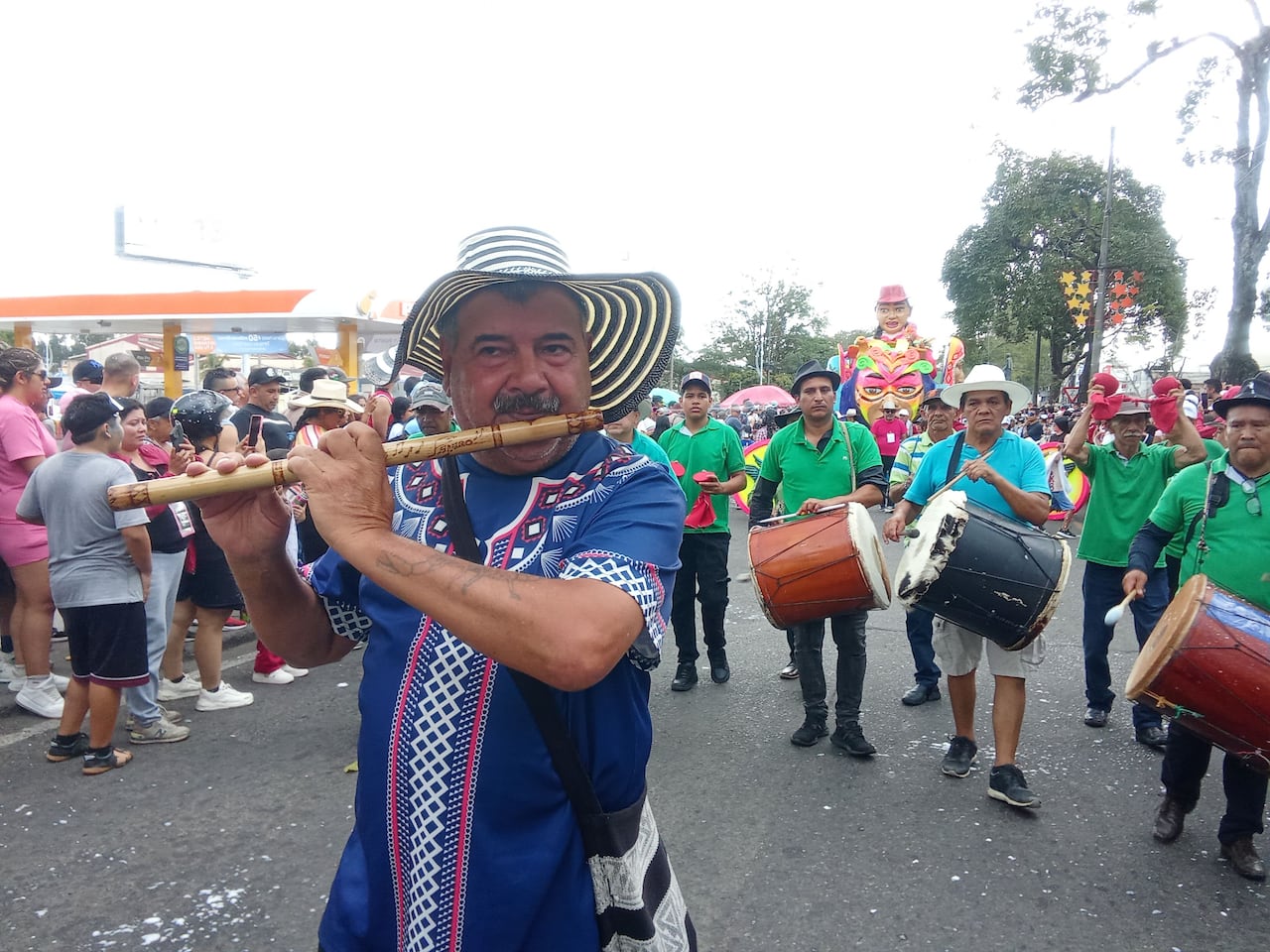 Las chirimías fueron protagonistas de este gran desfile, demostrando que esta manifestación cultural tiene mucha fuerza en la existencia de los payaneses.