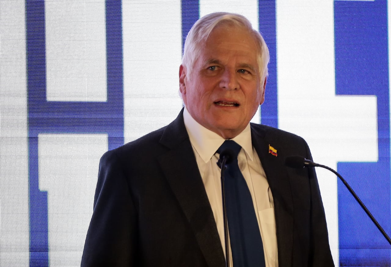 Bogotá. Febrero 10 de 2025. Durante una rueda de prensa, Miguel Uribe Londoño anunció ante los medios su aspiración presidencial, con la que buscará llegar a la primera vuelta como candidato del Partido Demócrata Colombiano. (Colprensa - Catalina Olaya).