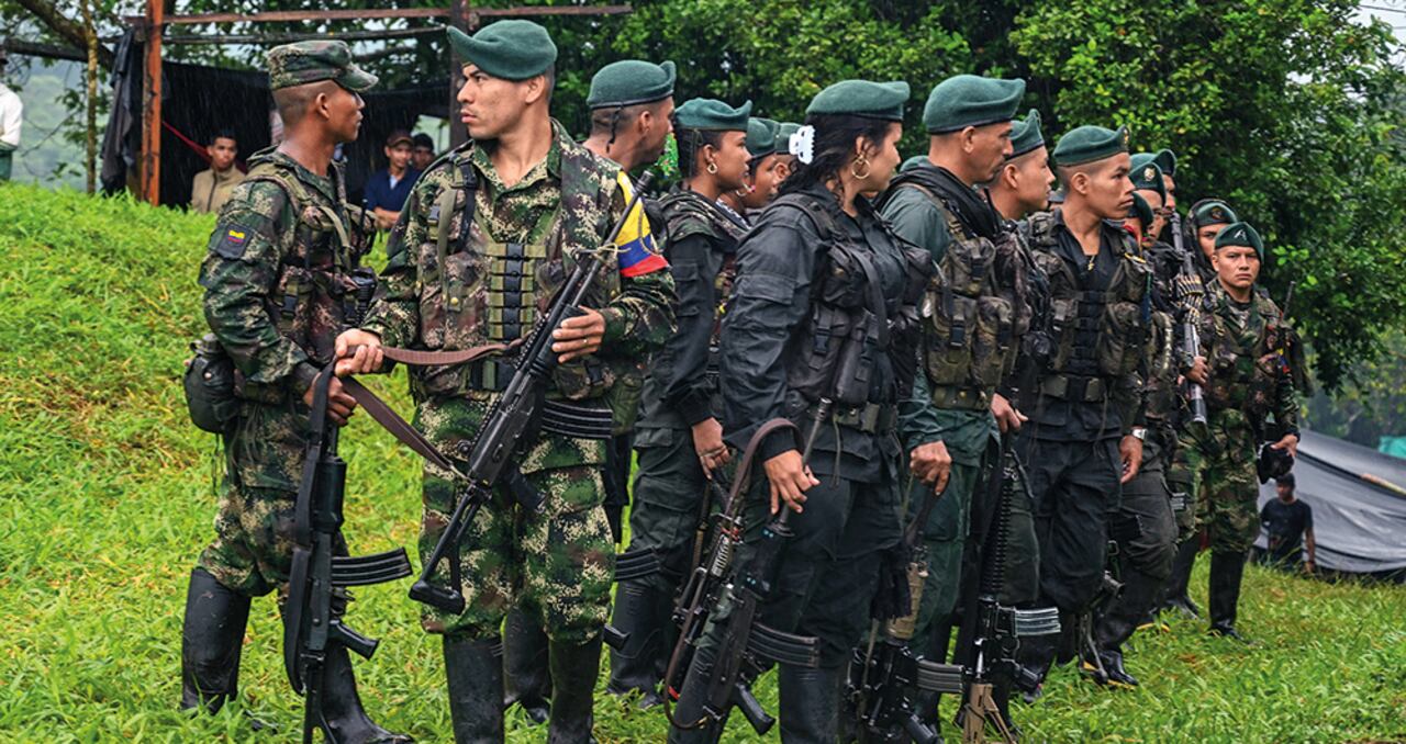 Mientras el Ejército ha visto una reducción en sus filas, desde la firma del acuerdo de paz con las Farc, los grupos criminales han venido creciendo de manera significativa en los últimos dos años.