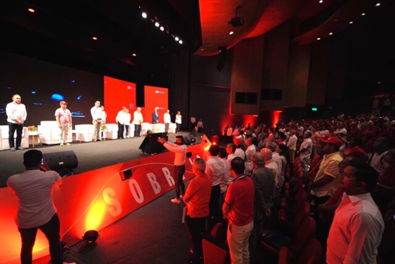 Varios partidos de la centro derecha, en especial algunos de sus precandidatos, se montaron en la idea del jefe liberal de llegar todos unidos a las elecciones presidenciales del 2026 para cerrarle el paso al progresismo.