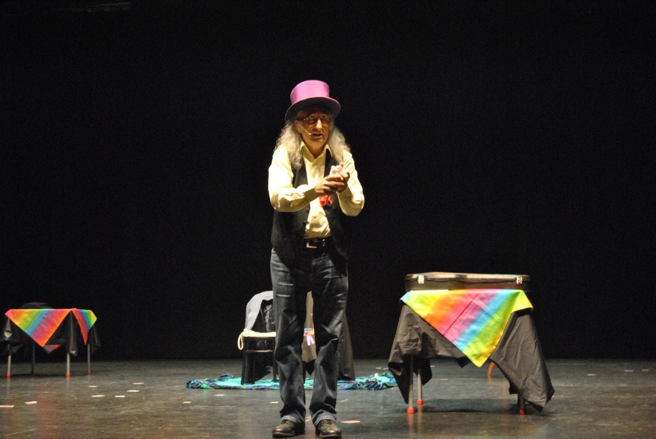 Juan Tamariz en una de sus actuaciones escenarios colombianos.