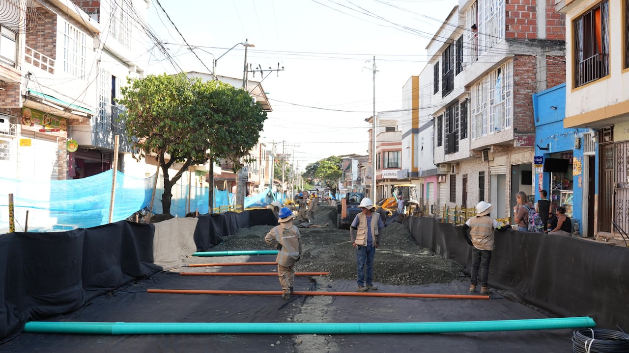 Avanza preparación de la vía para adoquinamiento del primer recorrido de la salsa en el barrio Obrero.