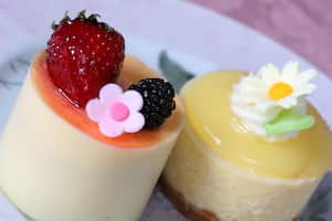 Quiere impresionar con un postre rápido y exquisito. Conozca cómo hacer este cheescake en minutos.