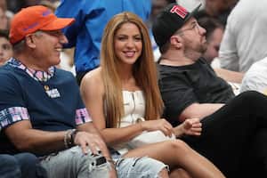 Shakira asiste al tercer juego de las finales de la NBA de 2023 entre los Denver Nuggets y los Miami Heat el 7 de junio de 2023 en el Kaseya Center de Miami, Florida.