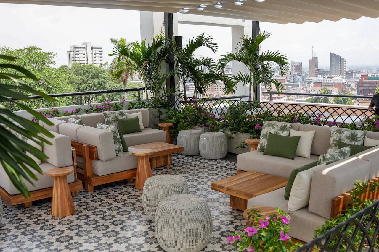 El hotel boutique Colinas de San Antonio cuenta con 24 habitaciones, cómodas y agradables. Catorce de ellas tienen jacuzzi.