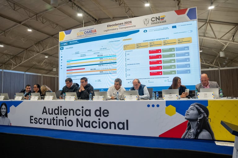 el Consejo Nacional Electoral reanuda la audiencia pública del Escrutinio Nacional 2026–2030 para la declaratoria de elección del Congreso de la República.
La jornada abordará los departamentos de Cundinamarca, Chocó y las Circunscripciones Especiales, garantizando la transparencia y legalidad del proceso electoral.