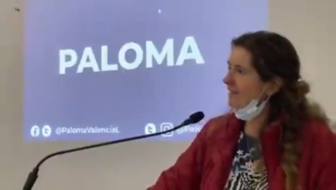 Paloma Susana Valencia Laserna nació el 19 de enero de 1978 en Popayán, Cauca, es una reconocida y carismática política, abogada, filósofa y economista colombiana, reconocida por su trayectoria dentro del uribismo y el partido Centro Democrático, al que pertenece desde su fundación en 2013.