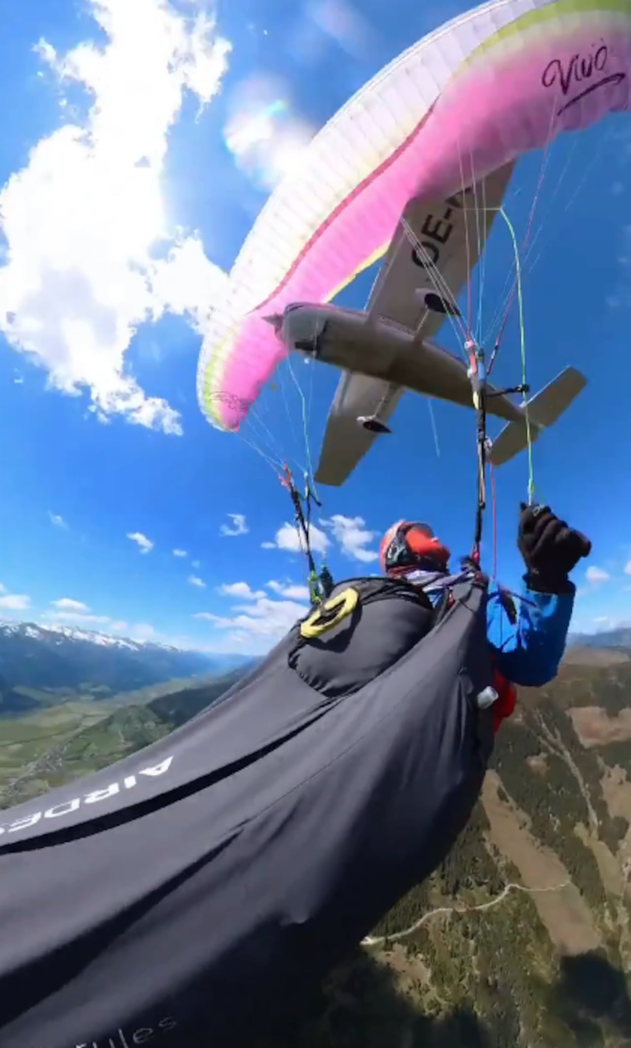 El accidente ocurrió mientras Sabrina practicaba parapente en una zona montañosa de Austria.
