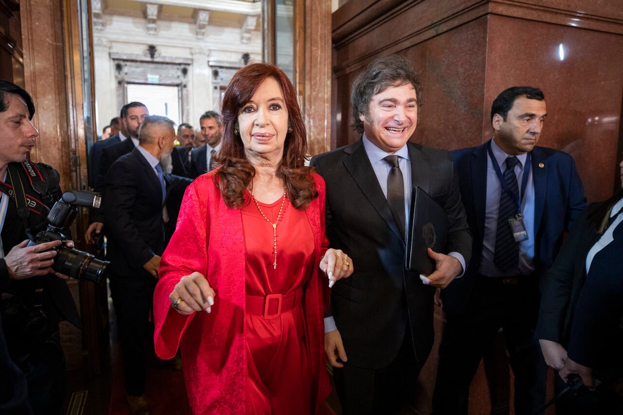 Cristina Fernández de Kirchner criticó al presidente Javier Milei por haberle retirado sus dos pensiones.