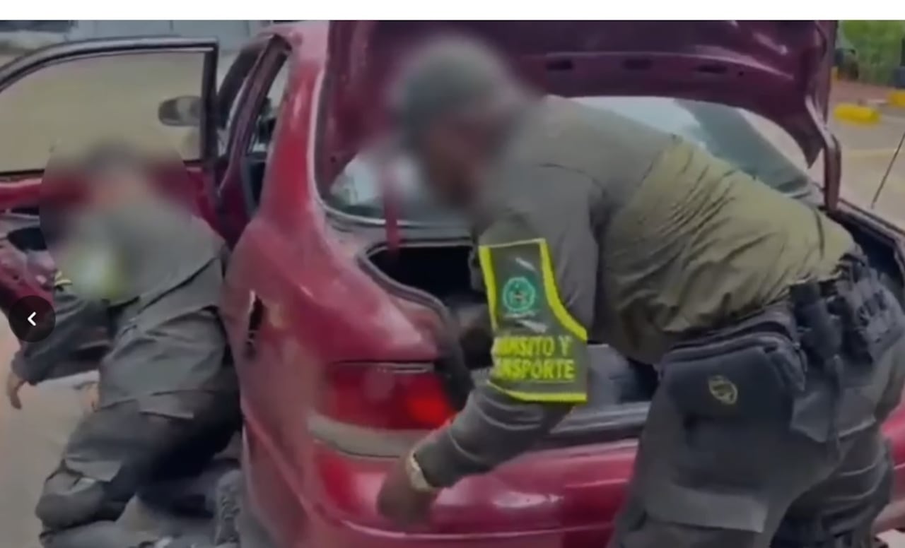 La droga era transportada en compartimientos tipo caleta ubicados en las puertas laterales y el baúl del automotor interceptado en el sector de San Rafael, norte del Cauca.