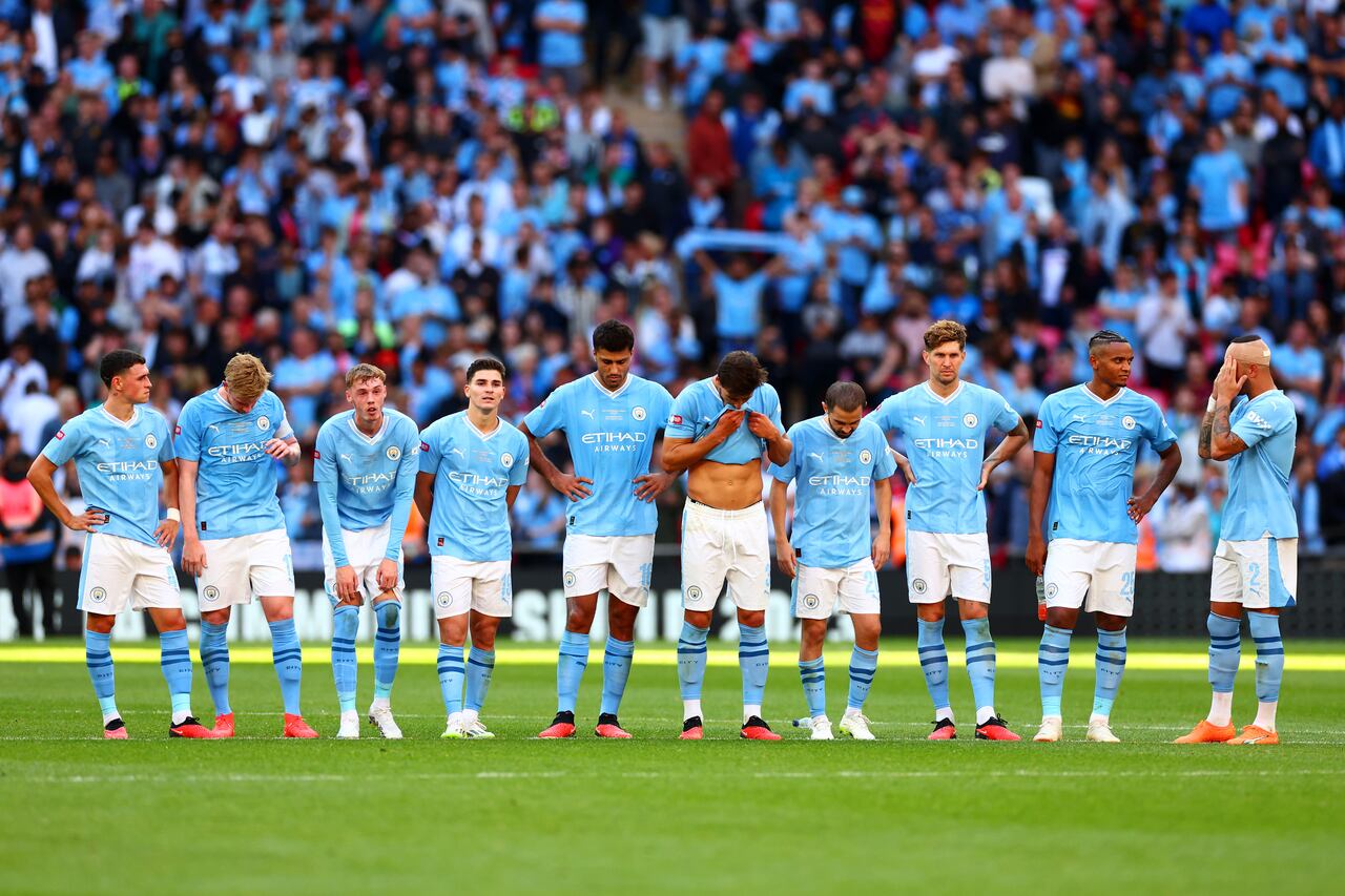 Jugadores del 'City' se lamentan tras caer por penales