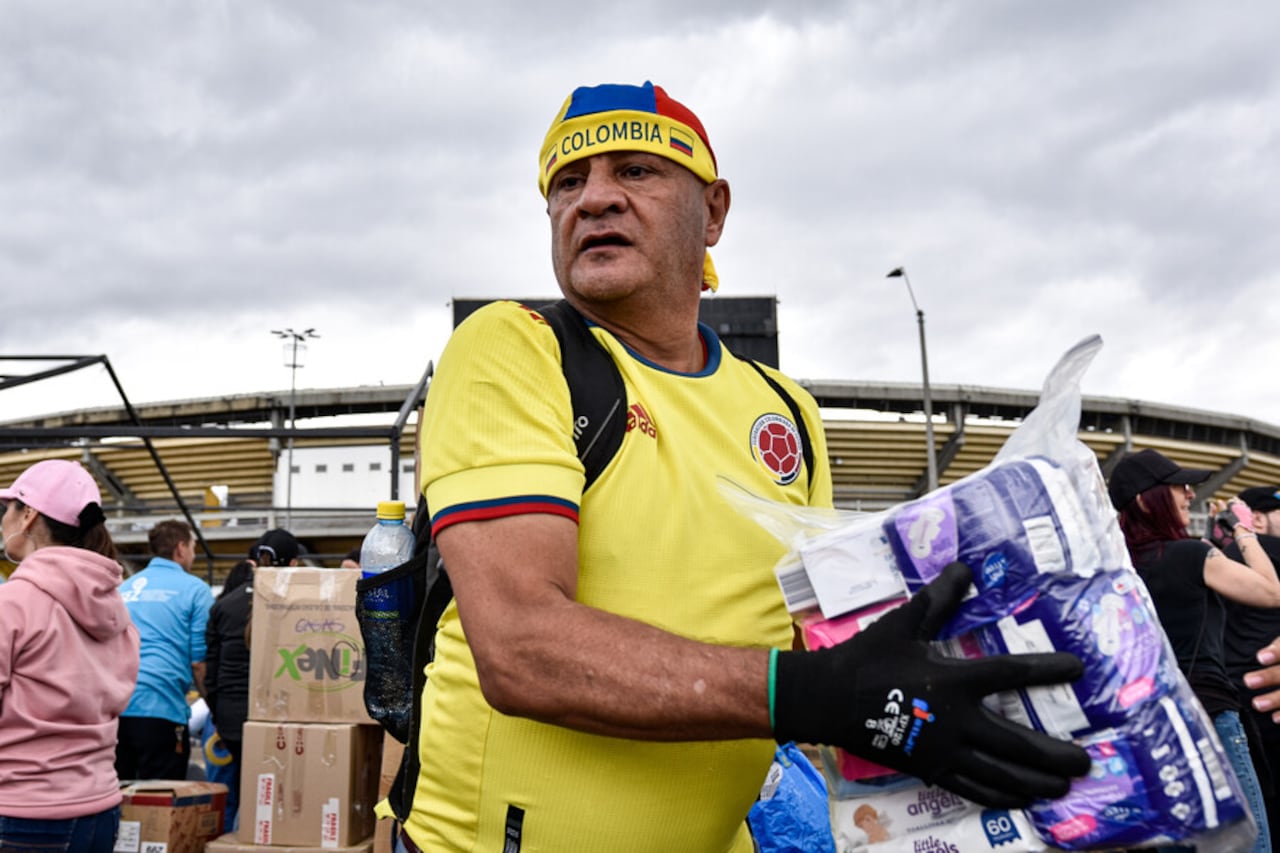 El estadio El Campín ha sido acondicionado como un centro de acopio para los afectados del terremoto en Colombia.