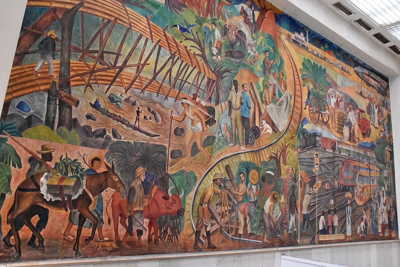 Murales Hernando Tejada Antiguo Ferrocarril Metrocali.
