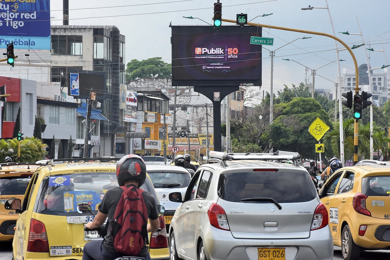 Concejo municipal regulará el uso de vallas publicitarias.