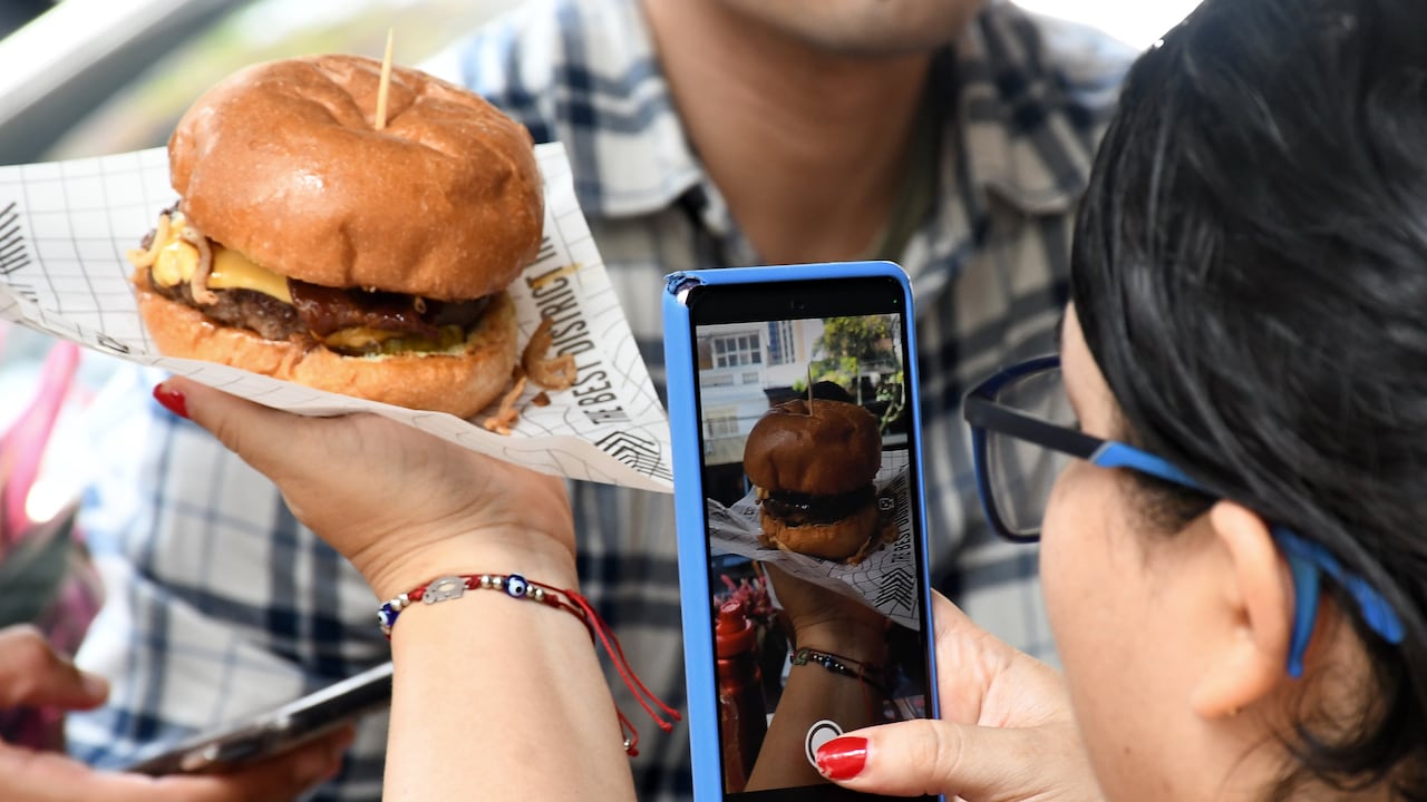Cali: Su majestad la hamburguesa en el Burger Master un impulso a la actividad gastronómica de la ciudad.Foto José L Guzmán. El País