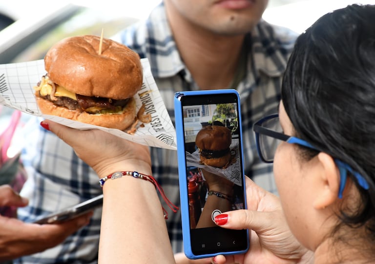 Cali: Su majestad la hamburguesa en el Burger Master un impulso a la actividad gastronómica de la ciudad.Foto José L Guzmán. El País