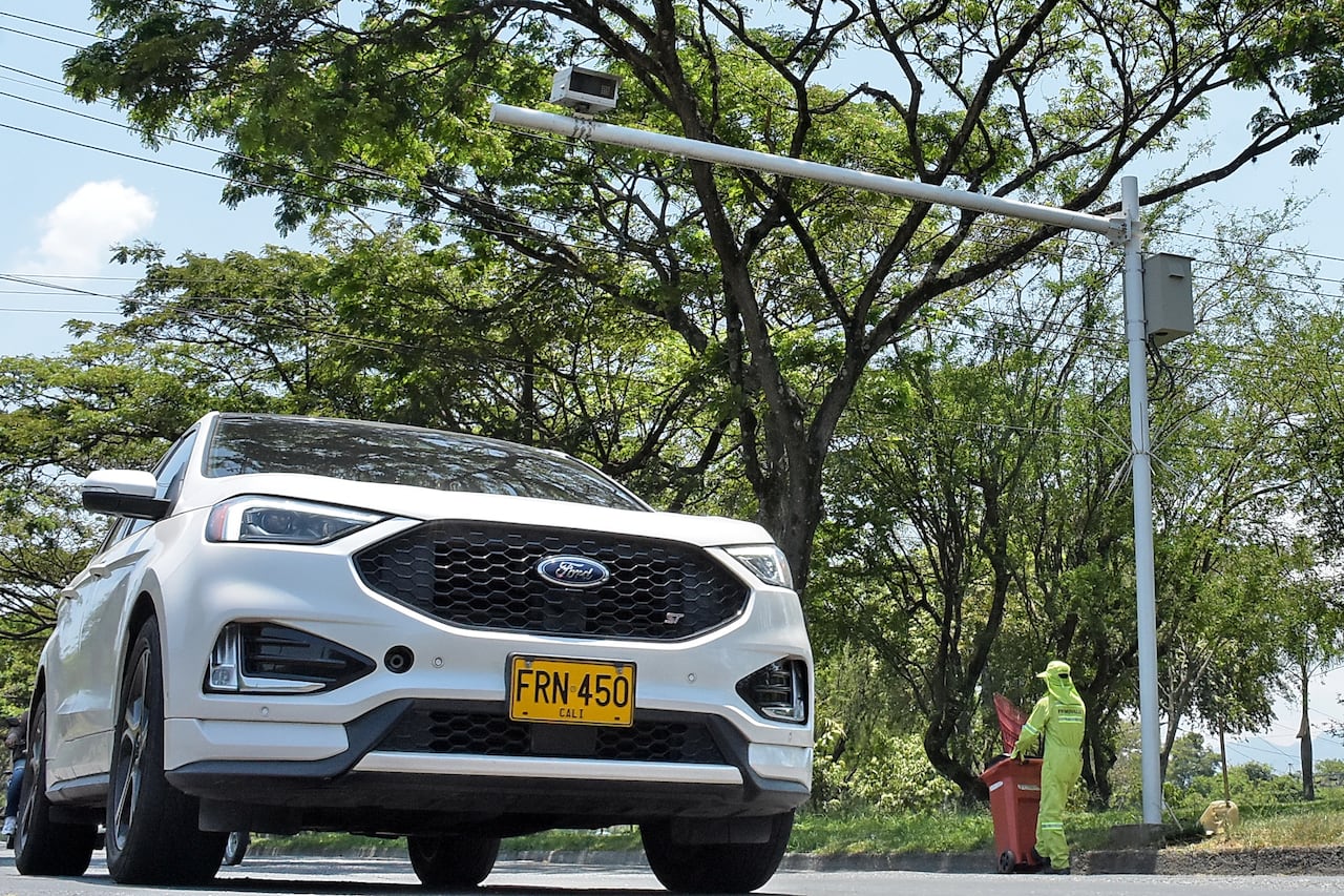 La Secretaría de Movilidad está pidiendo autorización para poder instalar 40 nuevas cámaras de fotodetección. Se espera que al menos el 50% de ellas queden funcionando en el 2024.