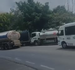 Por seguridad, los mismos conductores optaron por no movilizarse sobre este tramo de la vía Panamericana.