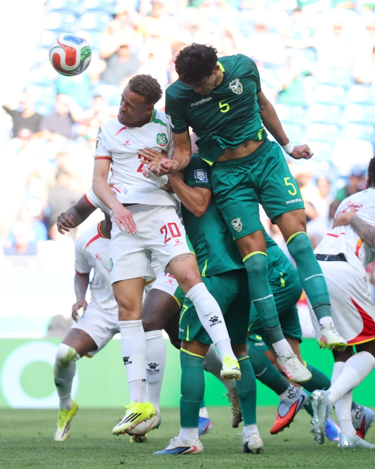 Duelo muy parejo entre las selecciones de Bolivia y Surinam.