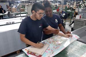 Especial Cali sis se puede, Carvajal Educación jóvenes que han sido apoyados por Carvajal