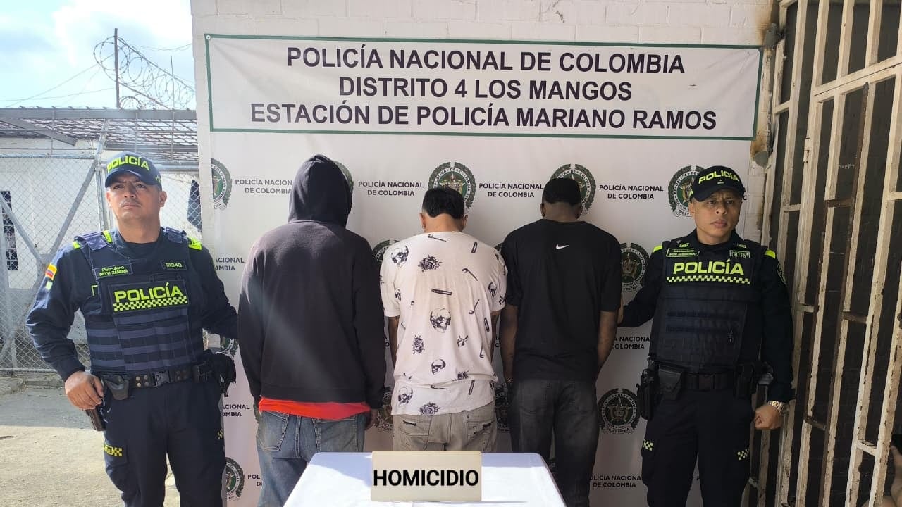 Los tres capturados, cuyas edades oscilan entre los 22 y 23 años, fueron trasladados a la URI de la Fiscalía para su proceso de judicialización por el delito de homicidio.