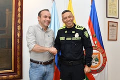 Alejandro Eder, alcalde de Cali, y el general Herbert Luguiy Benavidez.